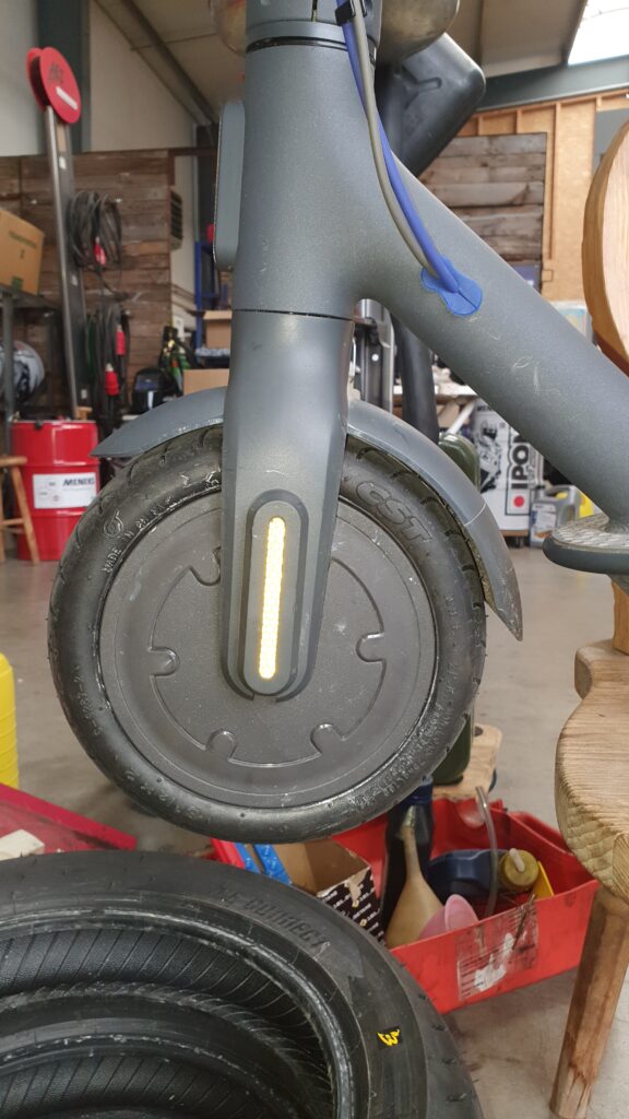 Reifenwechsel und Reparatur E-Scooter